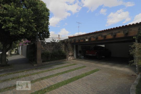 Fachada de casa à venda com 3 quartos, 490m² em Chácara Monte Alegre, São Paulo