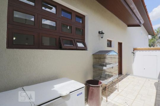 Corredor serviço de casa à venda com 3 quartos, 490m² em Chácara Monte Alegre, São Paulo