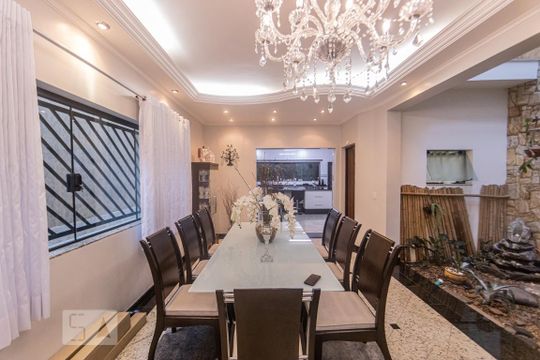 Casa à venda com 4 quartos, 357m² em Vila Nova Manchester, São Paulo