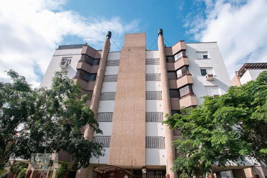 Fachada de apartamento à venda com 2 quartos, 66m² em Cavalhada, Porto Alegre