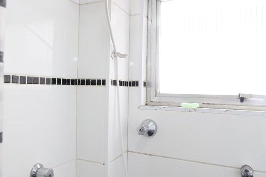 Banheiro Social - Chuveiro de apartamento para alugar com 3 quartos, 60m² em Jaguaré, São Paulo