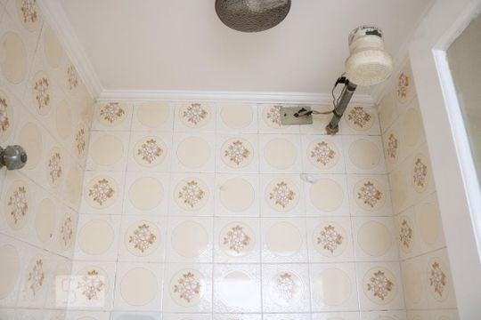 Banheiro de Serviço de apartamento para alugar com 2 quartos, 78m² em Cambuci, São Paulo