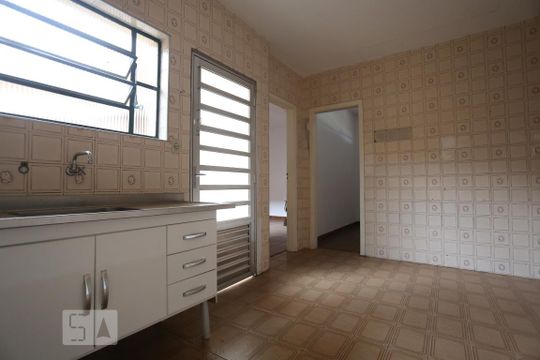 Cozinha 2 de casa à venda com 5 quartos, 144m² em Jardim Bonfiglioli, São Paulo