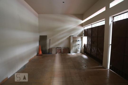 Garagem de casa à venda com 5 quartos, 144m² em Jardim Bonfiglioli, São Paulo