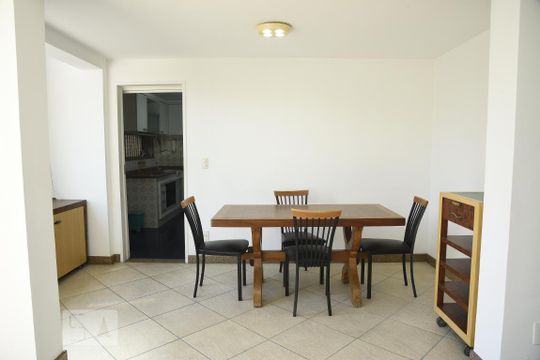 Sala de casa à venda com 4 quartos, 650m² em Pechincha, Rio de Janeiro