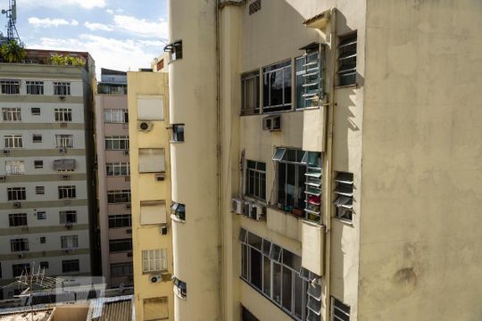 Vista da Sala de apartamento à venda com 2 quartos, 77m² em Copacabana, Rio de Janeiro