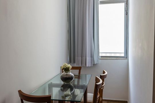 Sala de apartamento à venda com 2 quartos, 77m² em Copacabana, Rio de Janeiro