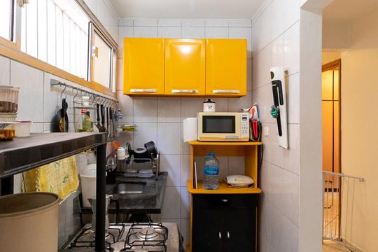 Cozinha de apartamento à venda com 3 quartos, 67m² em Alto de Pinheiros, São Paulo