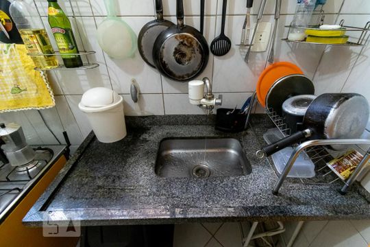 Cozinha de apartamento à venda com 3 quartos, 67m² em Alto de Pinheiros, São Paulo