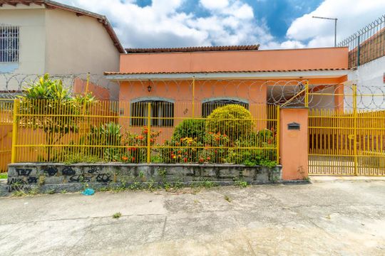 Fachada de casa à venda com 5 quartos, 339m² em Méier, Rio de Janeiro