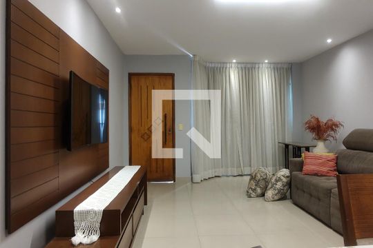 Sala de casa de condomínio à venda com 3 quartos, 250m² em Freguesia (jacarepaguá), Rio de Janeiro