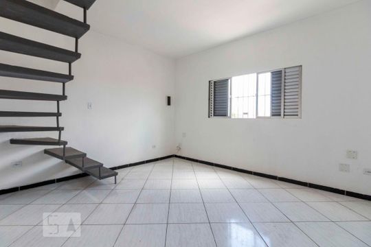 Casa para alugar com 3 quartos, 140m² em Parque Cruzeiro do Sul, São Paulo