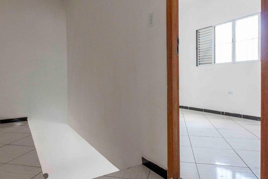 Hall Quartos de casa para alugar com 3 quartos, 140m² em Parque Cruzeiro do Sul, São Paulo