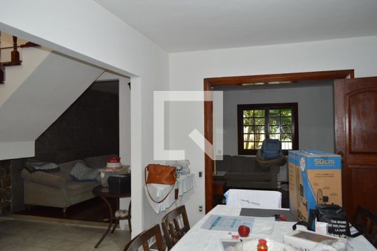 Sala de casa para alugar com 6 quartos, 650m² em Anil, Rio de Janeiro
