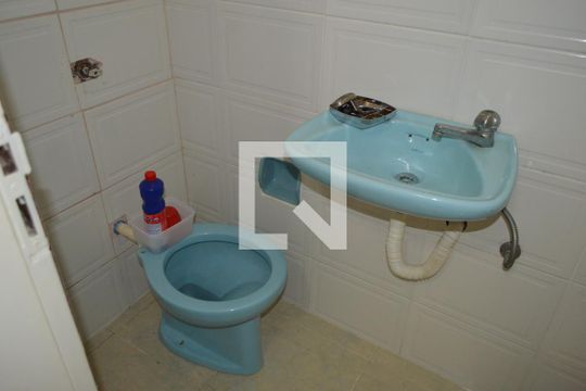 Banheiro da suíte 3 de casa para alugar com 6 quartos, 650m² em Anil, Rio de Janeiro