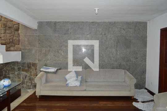 Sala de casa para alugar com 6 quartos, 650m² em Anil, Rio de Janeiro