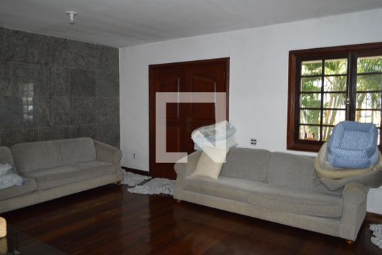 Sala de casa para alugar com 6 quartos, 650m² em Anil, Rio de Janeiro