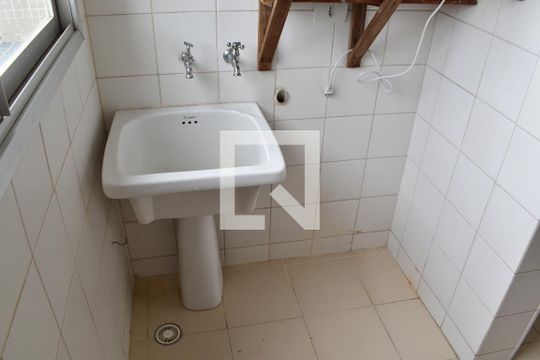 Área de serviço de apartamento para alugar com 1 quarto, 57m² em Rebouças, Curitiba