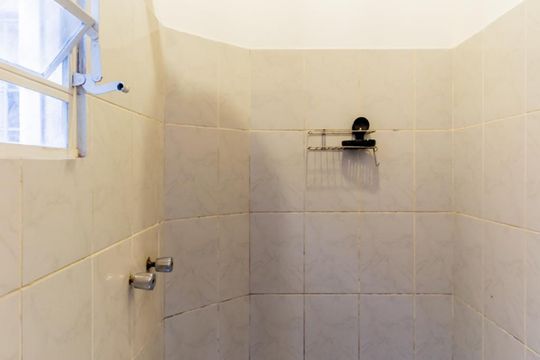 Banheiro de kitnet/studio para alugar com 1 quarto, 30m² em Bela Vista, São Paulo