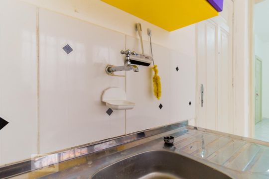 Cozinha de kitnet/studio para alugar com 1 quarto, 30m² em Bela Vista, São Paulo