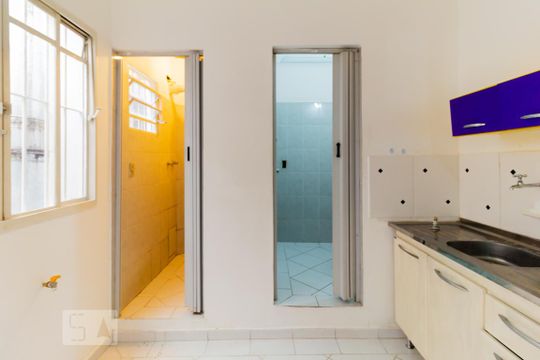 Cozinha de kitnet/studio para alugar com 1 quarto, 30m² em Bela Vista, São Paulo