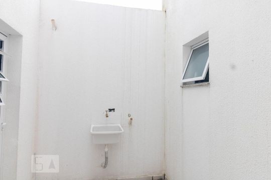 Área de serviço de apartamento para alugar com 2 quartos, 50m² em Jardim do Estádio , Santo André
