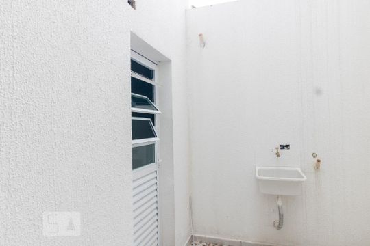 Área de serviço de apartamento para alugar com 2 quartos, 50m² em Jardim do Estádio , Santo André