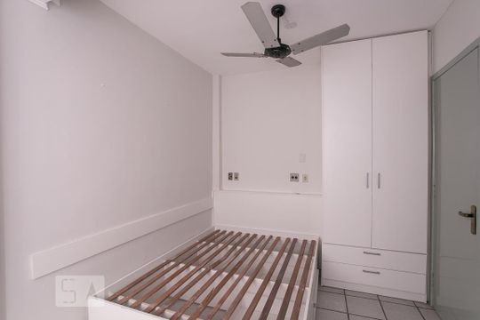Suíte de apartamento para alugar com 1 quarto, 36m² em Santana, Porto Alegre