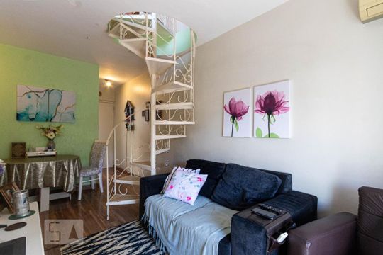 Sala de Estar de apartamento à venda com 2 quartos, 70m² em Bela Vista, Porto Alegre