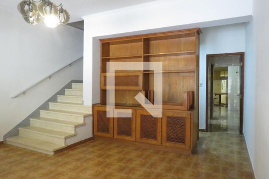Casa para alugar com 3 quartos, 160m² em Vila Arcádia, São Paulo