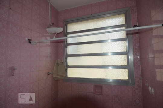 Banheiro de apartamento para alugar com 1 quarto, 50m² em Centro, Rio de Janeiro