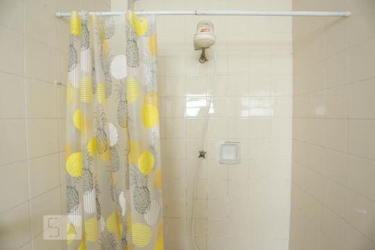Banheiro de kitnet/studio para alugar com 1 quarto, 28m² em Vila Buarque, São Paulo