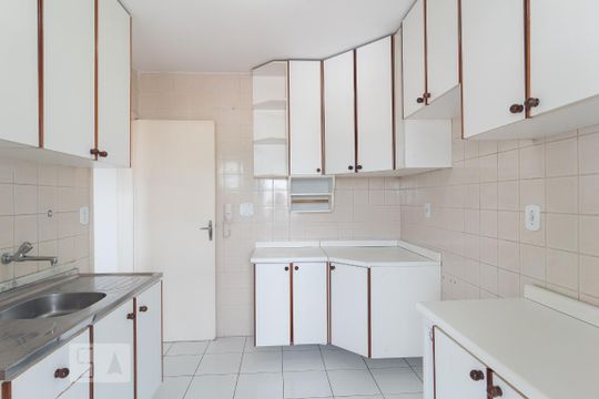 Cozinha de apartamento à venda com 2 quartos, 65m² em Vila Guarani (Z Sul), São Paulo