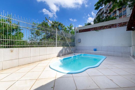 Área comum - Piscina de apartamento para alugar com 2 quartos, 60m² em Fátima, Niterói