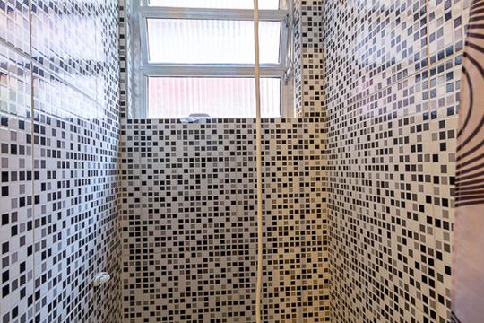 Banheiro Social de apartamento para alugar com 2 quartos, 60m² em Fátima, Niterói