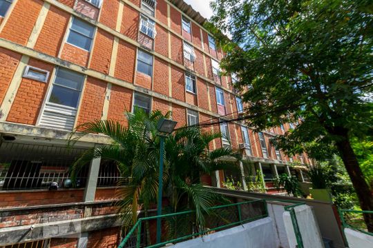 Fachada do bloco de apartamento para alugar com 2 quartos, 60m² em Fátima, Niterói