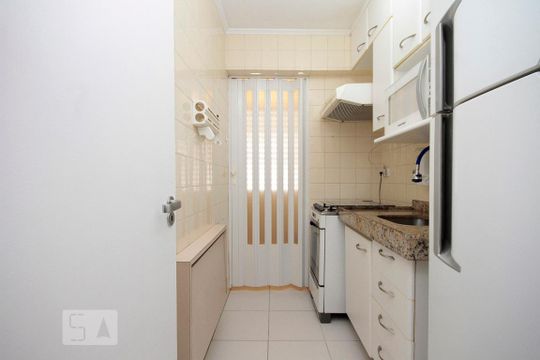 Cozinha de apartamento para alugar com 1 quarto, 48m² em Consolação, São Paulo