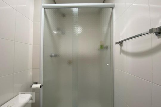 Banheiro de apartamento à venda com 2 quartos, 85m² em Vila Suzana, São Paulo