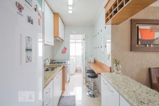 Cozinha de apartamento para alugar com 2 quartos, 54m² em Vila Moraes, São Paulo