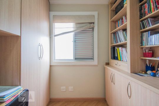 Quarto 1 de apartamento para alugar com 2 quartos, 54m² em Vila Moraes, São Paulo