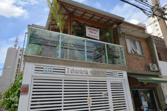 Fachada de casa à venda com 3 quartos, 180m² em Ipiranga, São Paulo
