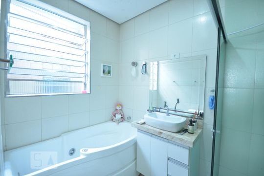 Banheiro Social de casa à venda com 3 quartos, 180m² em Ipiranga, São Paulo