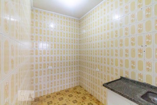 Cozinha de kitnet/studio para alugar com 1 quarto, 36m² em Liberdade, São Paulo