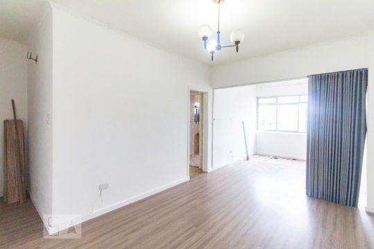 Sala de kitnet/studio para alugar com 1 quarto, 36m² em Liberdade, São Paulo