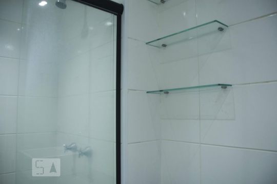 Detalhe Banheiro de kitnet/studio para alugar com 1 quarto, 35m² em Jardim Ibitirama, São Paulo