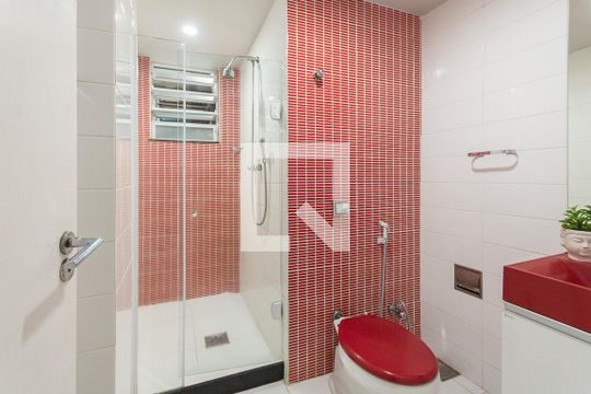 Banheiro de apartamento à venda com 2 quartos, 62m² em Tijuca, Rio de Janeiro