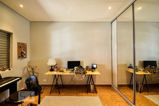 Quarto 1 de casa à venda com 3 quartos, 240m² em Jardim das Bandeiras, São Paulo