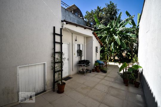 Casa à venda com 3 quartos, 240m² em Jardim das Bandeiras, São Paulo