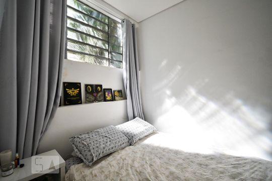 Quarto 2 de casa à venda com 3 quartos, 240m² em Jardim das Bandeiras, São Paulo