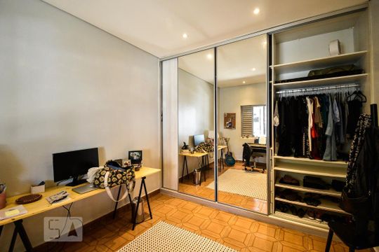 Quarto 1 de casa à venda com 3 quartos, 240m² em Jardim das Bandeiras, São Paulo